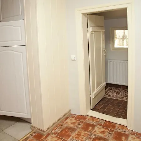 Pargi 5 Курессааре