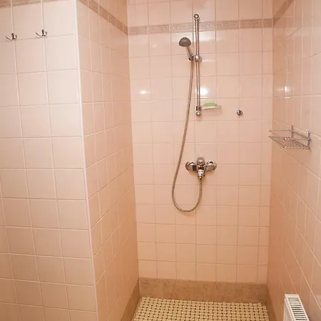 Pargi 5 * Курессааре